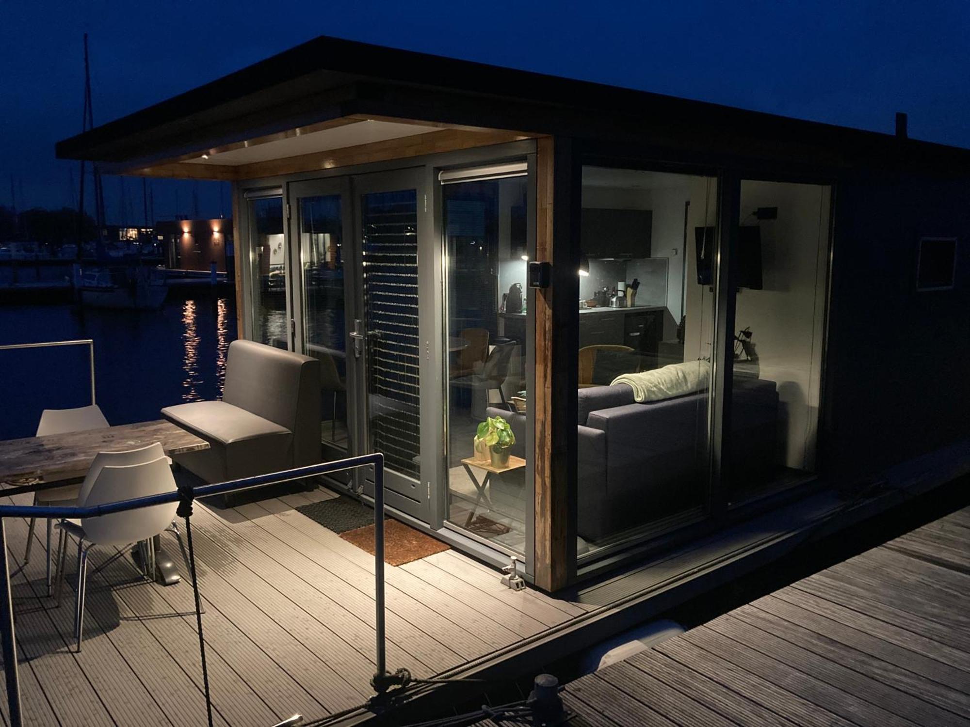 Отель Houseboat De Amstel Монникендам Экстерьер фото
