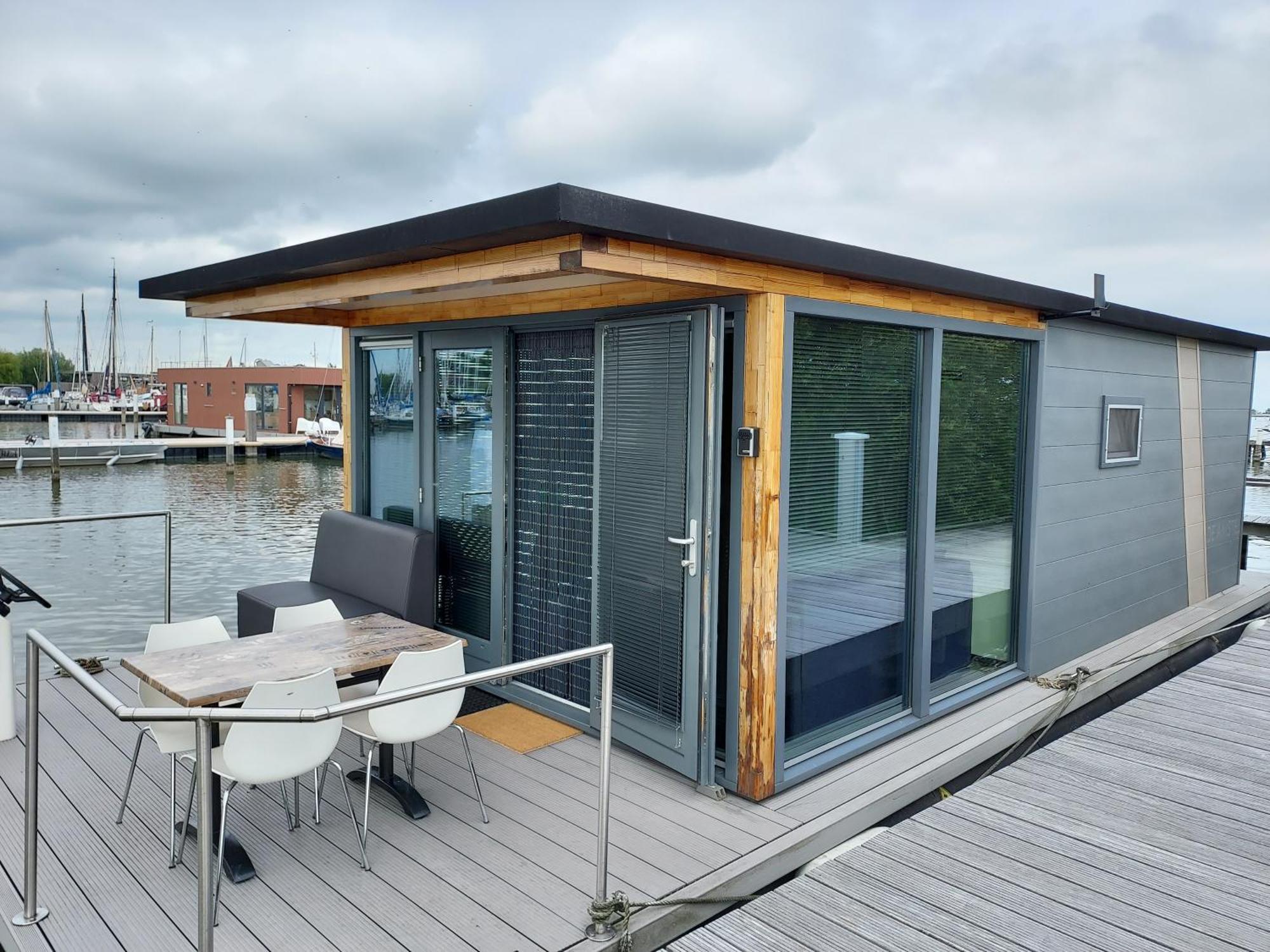 Отель Houseboat De Amstel Монникендам Экстерьер фото